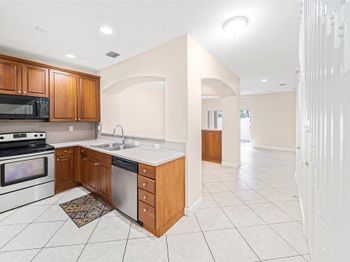 6603 Catalina Ln