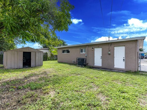 1379 10th Street, West Palm Beach FL 33401