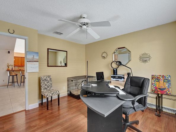 1541 W Oak Knoll Cir, Davie FL 33324
