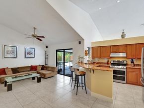 1541 W Oak Knoll Cir, Davie FL 33324