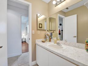 1541 W Oak Knoll Cir, Davie FL 33324