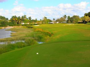 1541 W Oak Knoll Cir, Davie FL 33324