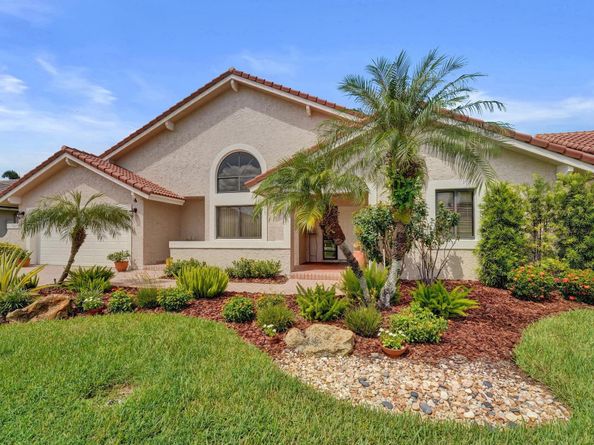 1541 W Oak Knoll Cir, Davie FL 33324