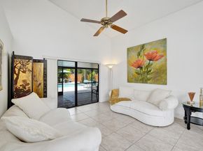 1541 W Oak Knoll Cir, Davie FL 33324