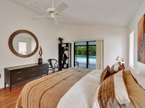 1541 W Oak Knoll Cir, Davie FL 33324