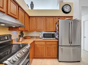 1541 W Oak Knoll Cir, Davie FL 33324