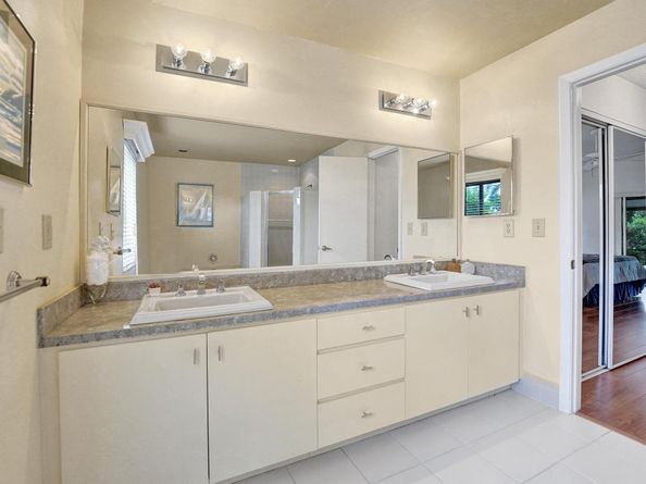 1541 W Oak Knoll Cir, Davie FL 33324