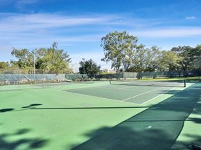 1541 W Oak Knoll Cir, Davie FL 33324