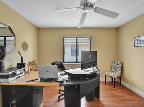 1541 W Oak Knoll Cir, Davie FL 33324