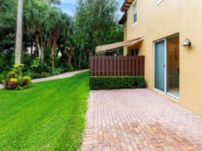 2812 Eagle Rock Circle 902, West Palm Beach FL 33411