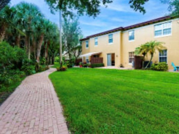 2812 Eagle Rock Circle 902, West Palm Beach FL 33411