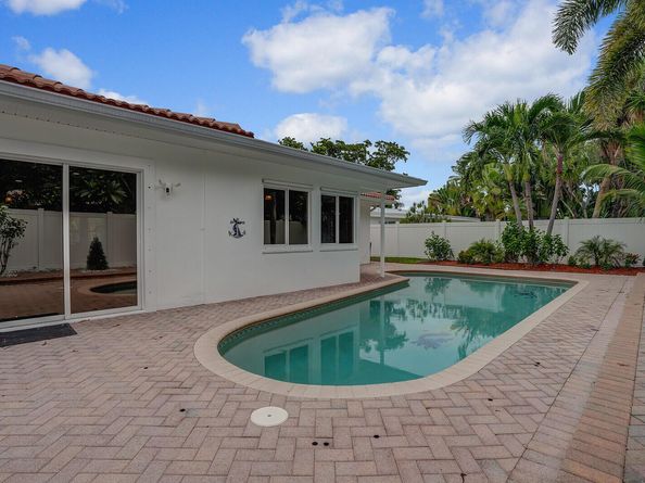1012 W Camino Real, Boca Raton FL 33486