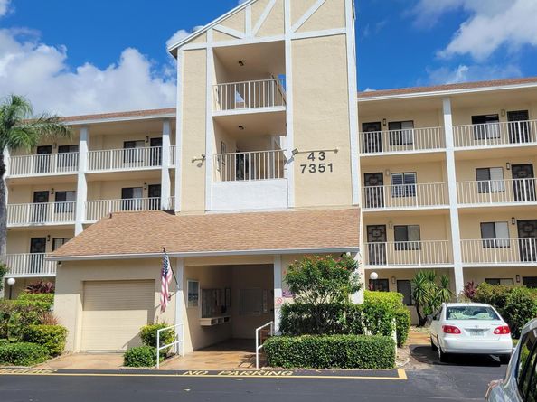 7351 Kinghurst Drive 404, Delray Beach FL 33446