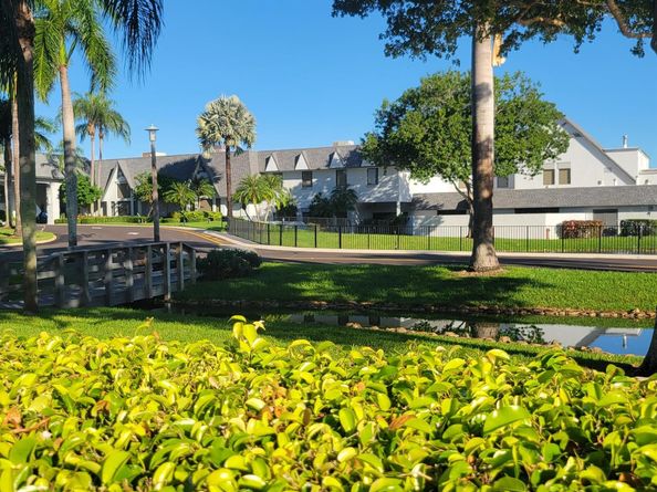 7351 Kinghurst Drive 404, Delray Beach FL 33446