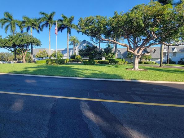 7351 Kinghurst Drive 404, Delray Beach FL 33446