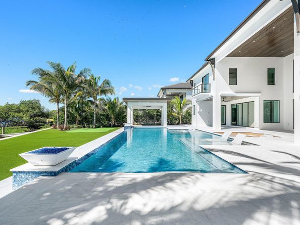 88 W Riverside Drive, Jupiter FL 33469