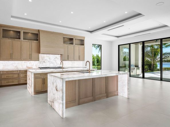 88 W Riverside Drive, Jupiter FL 33469