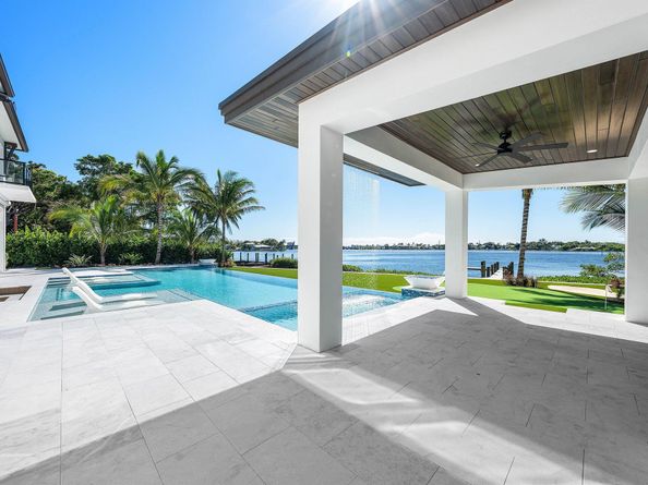 88 W Riverside Drive, Jupiter FL 33469
