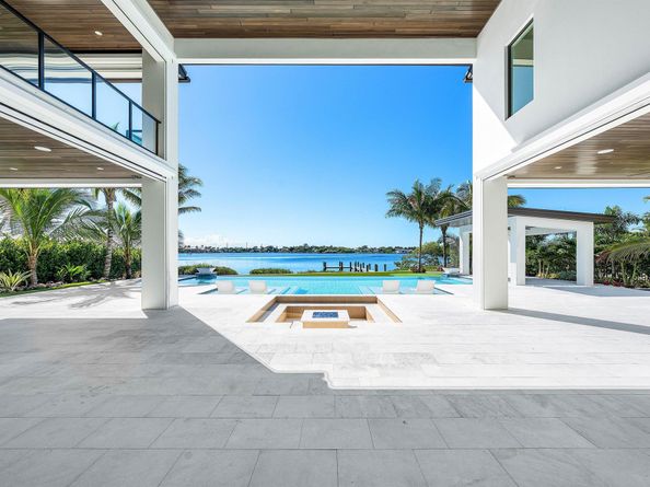 88 W Riverside Drive, Jupiter FL 33469