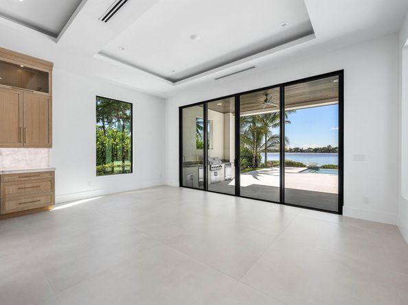 88 W Riverside Drive, Jupiter FL 33469
