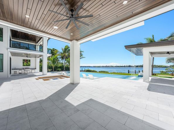 88 W Riverside Drive, Jupiter FL 33469