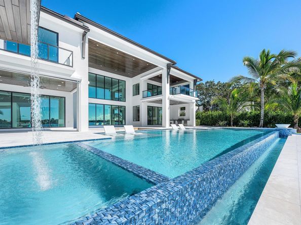 88 W Riverside Drive, Jupiter FL 33469