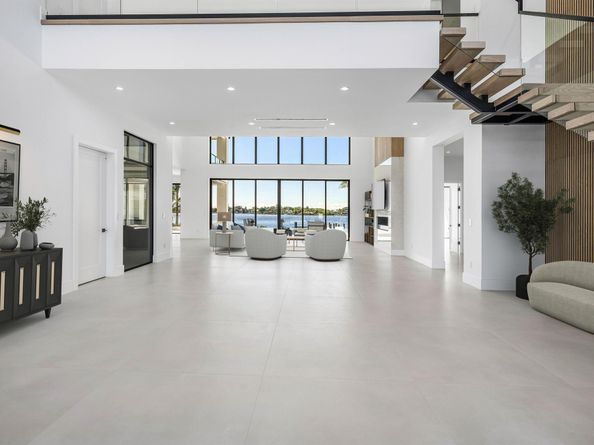 88 W Riverside Drive, Jupiter FL 33469