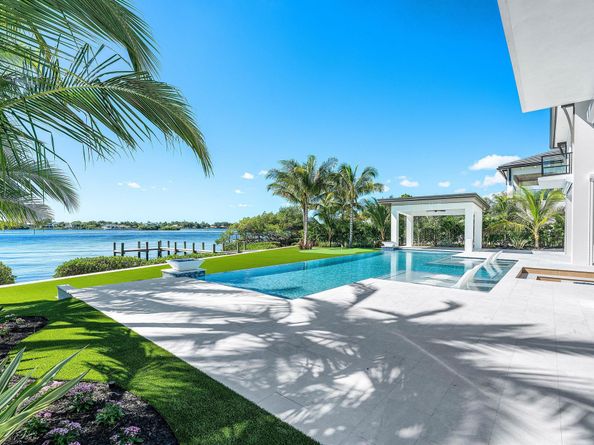 88 W Riverside Drive, Jupiter FL 33469