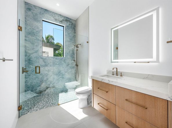 88 W Riverside Drive, Jupiter FL 33469