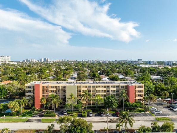 2400 NE 10th St 203, Pompano Beach FL 33062