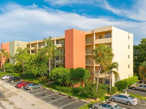 2400 NE 10th St 203, Pompano Beach FL 33062