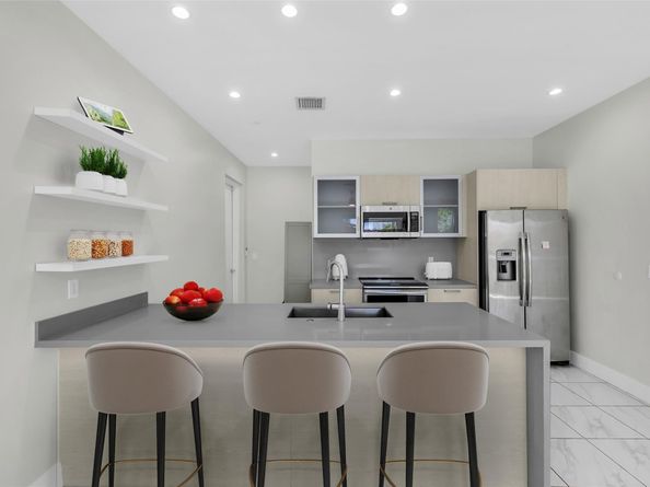 1025 NE 18th Ave 103, Fort Lauderdale FL 33304