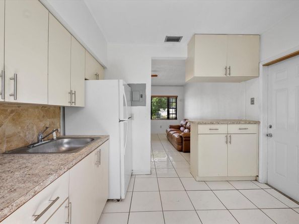 4001 NW 15th Ave, Miami FL 33142