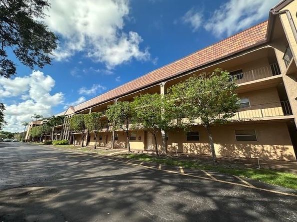 2700 Coral Springs Dr 207, Coral Springs FL 33065