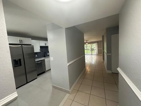 2700 Coral Springs Dr 207, Coral Springs FL 33065
