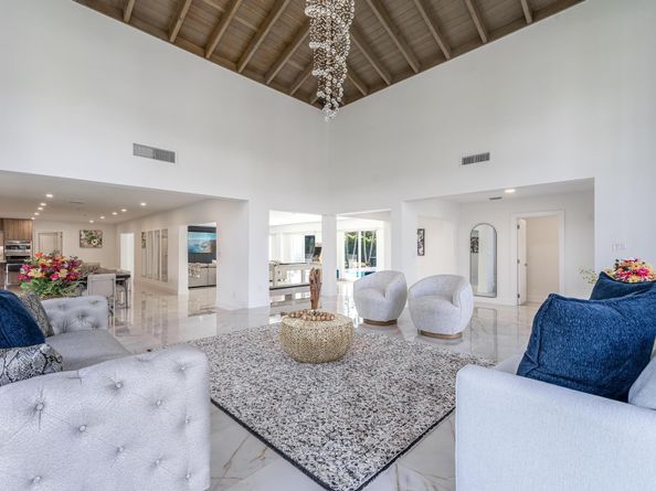 15201 SW 74th Place, Palmetto Bay FL 33157