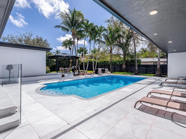 15201 SW 74th Place, Palmetto Bay FL 33157