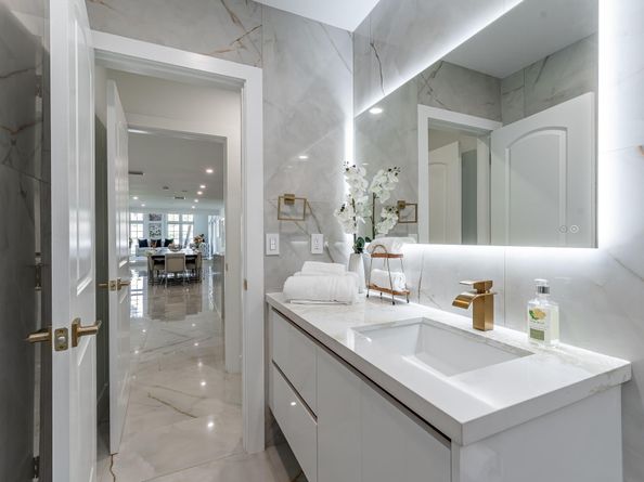 15201 SW 74th Place, Palmetto Bay FL 33157