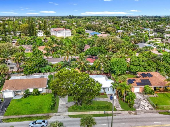 1317 S Broadway, Lantana FL 33462