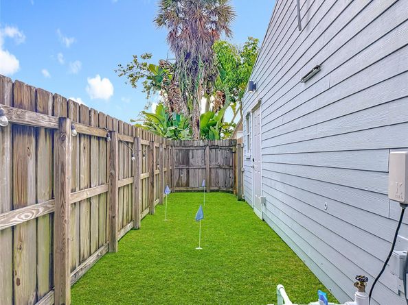 1317 S Broadway, Lantana FL 33462