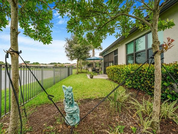 8258 NW 79th Ave, Tamarac FL 33321