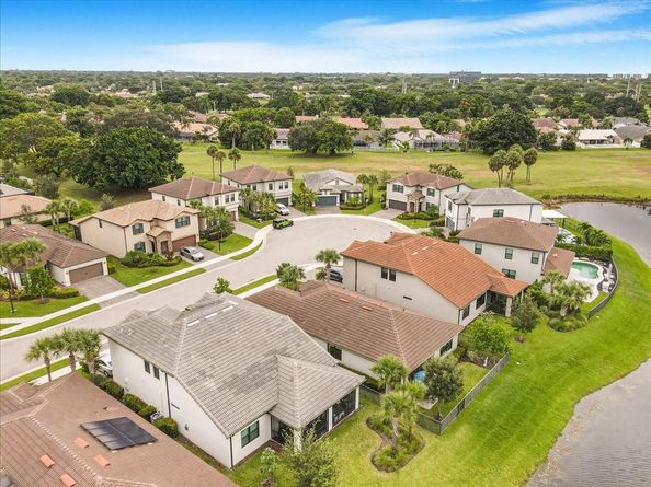 8258 NW 79th Ave, Tamarac FL 33321