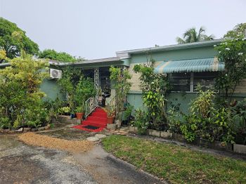 13025 NW 1st Ct