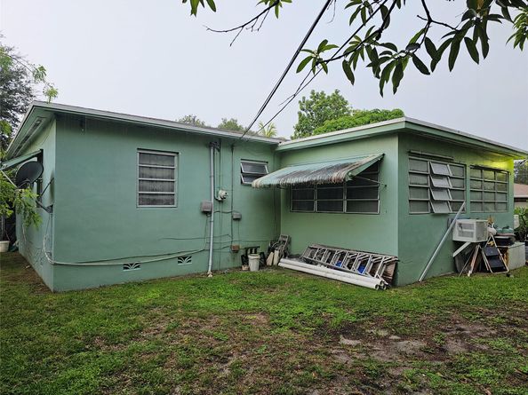 13025 NW 1st Ct, Miami FL 33168