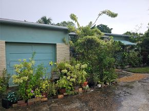 13025 NW 1st Ct, Miami FL 33168