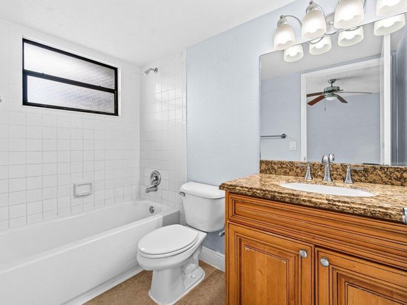 1495 Lake Crystal Drive H, West Palm Beach FL 33411