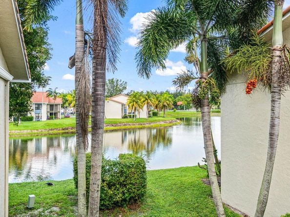 1495 Lake Crystal Drive H, West Palm Beach FL 33411