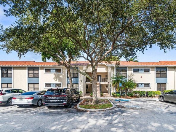 1495 Lake Crystal Drive H, West Palm Beach FL 33411
