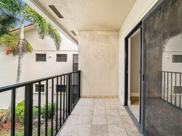 1495 Lake Crystal Drive H, West Palm Beach FL 33411