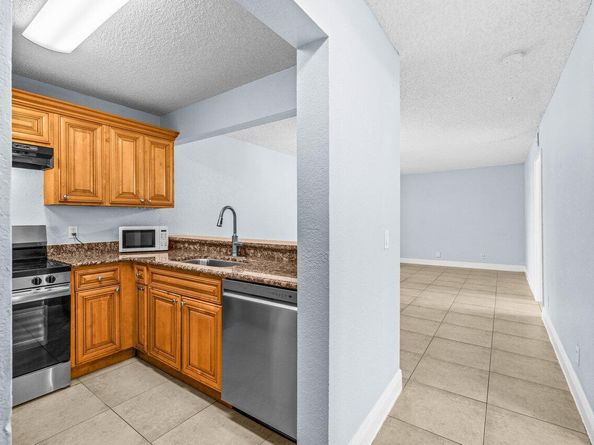 1495 Lake Crystal Drive H, West Palm Beach FL 33411
